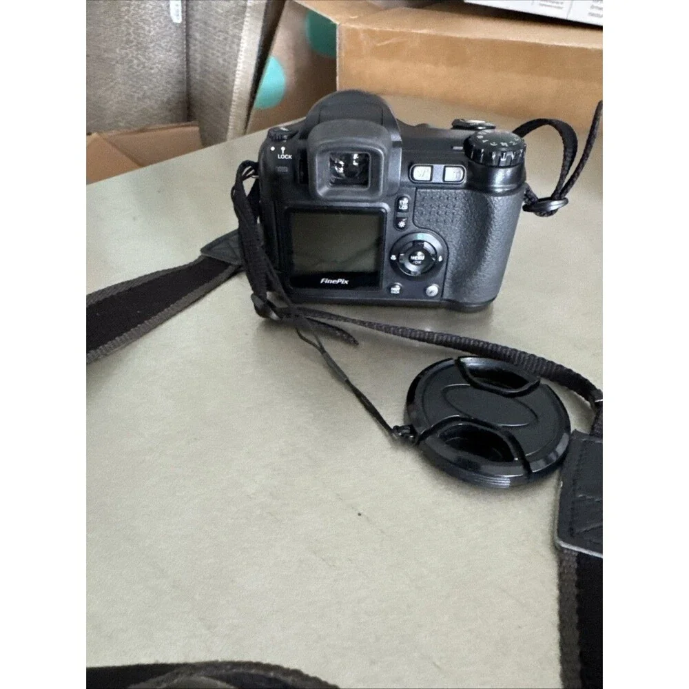 Fujifilm FinePix S5200 5.1MP Digital Camera - Y2K Digicam - Tested + 1GB xD Card
